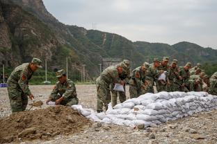 利雅得全队21号抵达深圳，23号宣布因C罗受伤比赛延期……